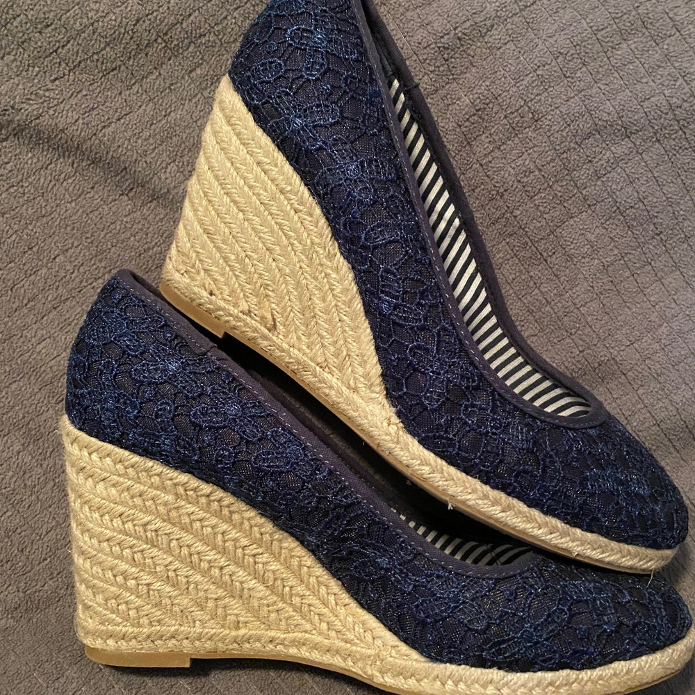Unlisted, blue wedges, new without tag, size 9.5